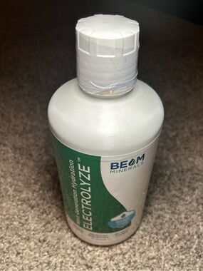 BEAM Minerals Electrolyze Hydration Solution - Green & White Bottle